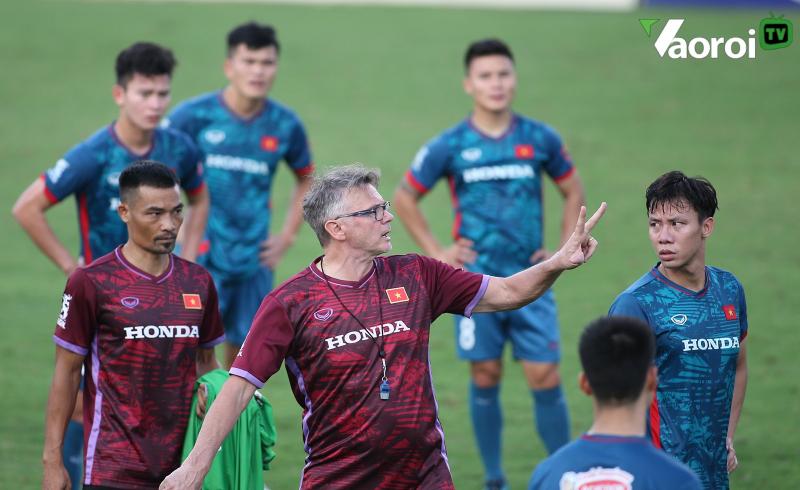Thất bại tại Asian Cup: Tuyển Việt Nam có nên sa thải HLV Troussier?
